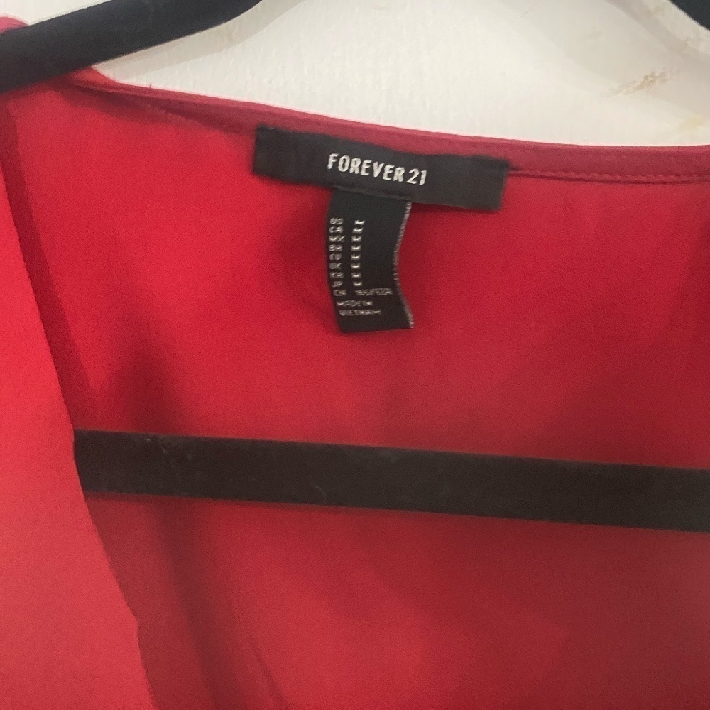 20 BNWOT Red wrap top size M - Picture 2 of 3